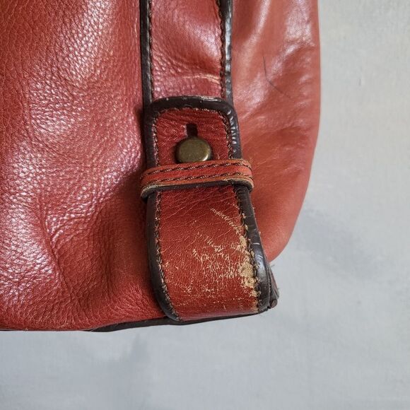 Fossil Leather Keyhole Tote Shoulder Bag in Red 17x10x4 Distressed Discoloration - Picture 10 of 17